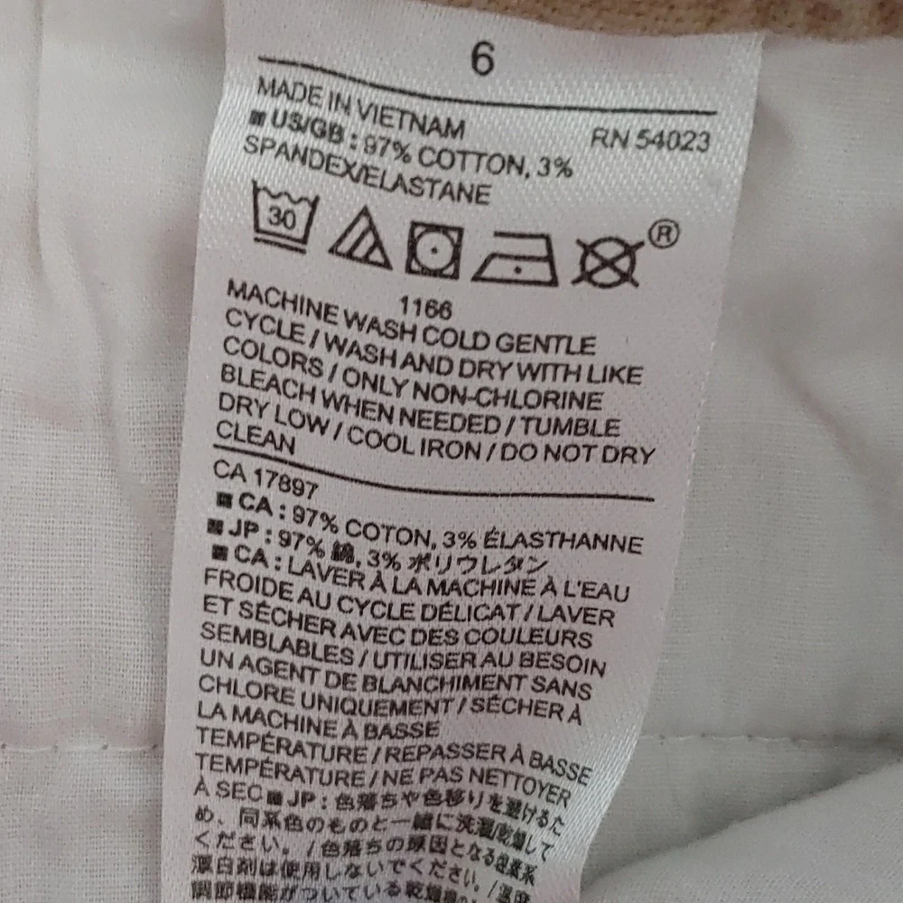 Banana Republic Tan Button-Accent Cotten Blend Shorts Size 6